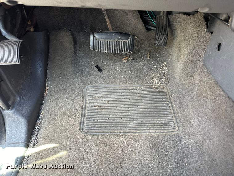 image for item EJ4361 2004 Ford Explorer SUV