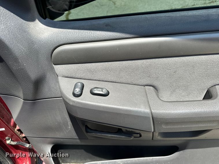 image for item EJ4361 2004 Ford Explorer SUV