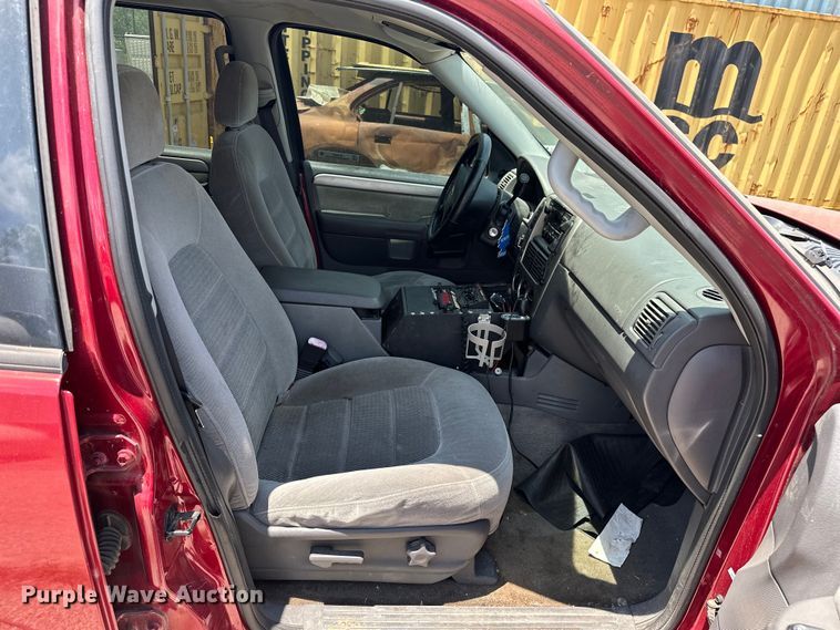 image for item EJ4361 2004 Ford Explorer SUV