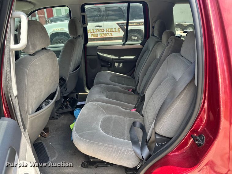 image for item EJ4361 2004 Ford Explorer SUV