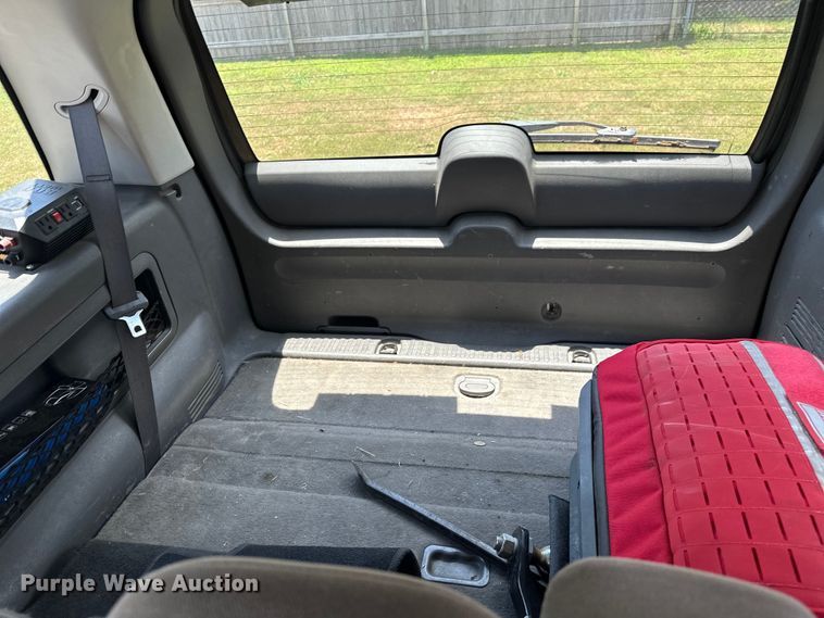 image for item EJ4361 2004 Ford Explorer SUV