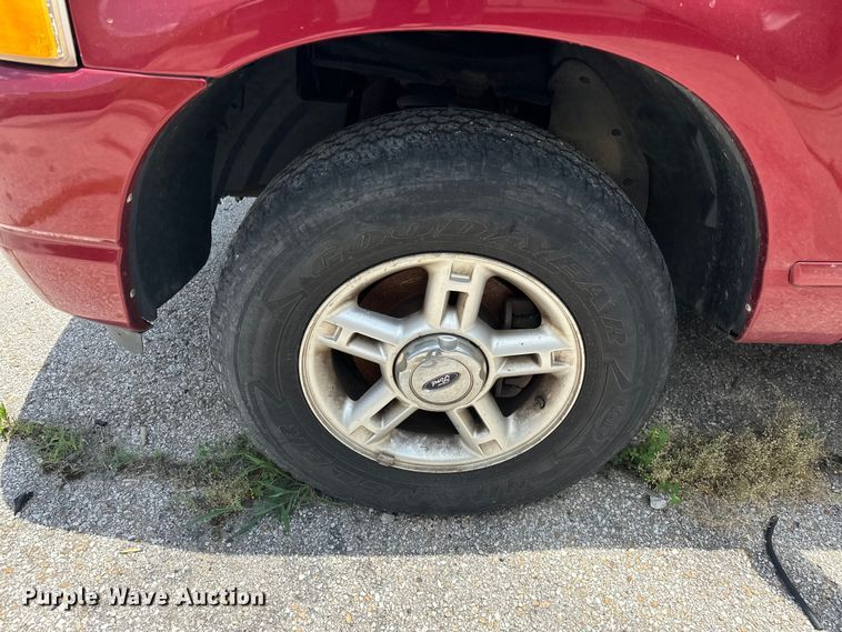 image for item EJ4361 2004 Ford Explorer SUV