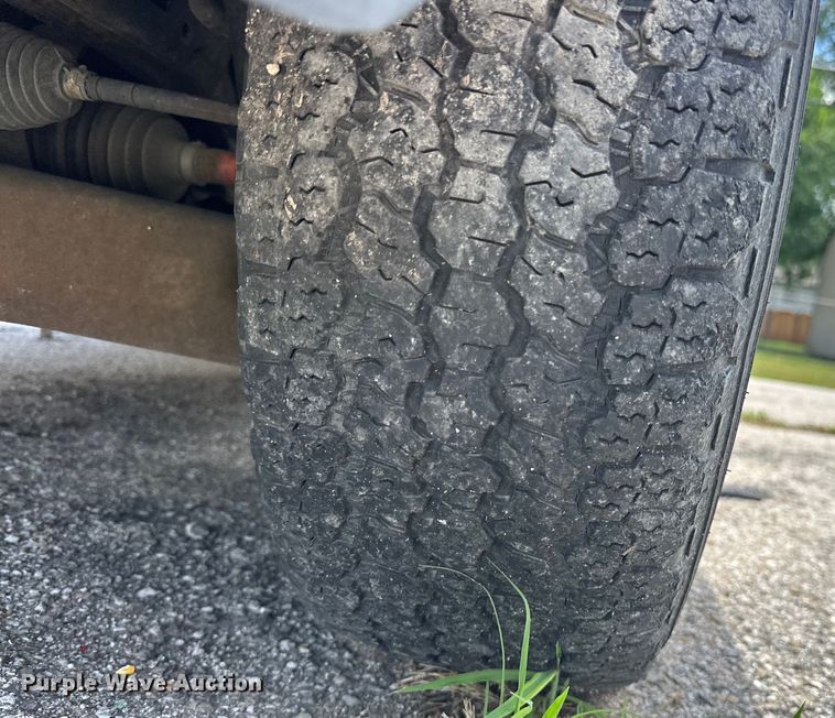 image for item EJ4361 2004 Ford Explorer SUV