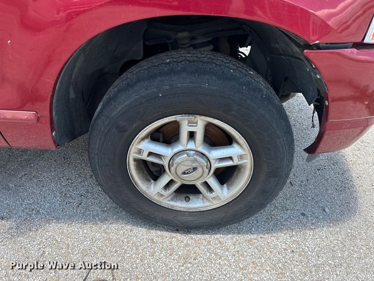 image for item EJ4361 2004 Ford Explorer SUV