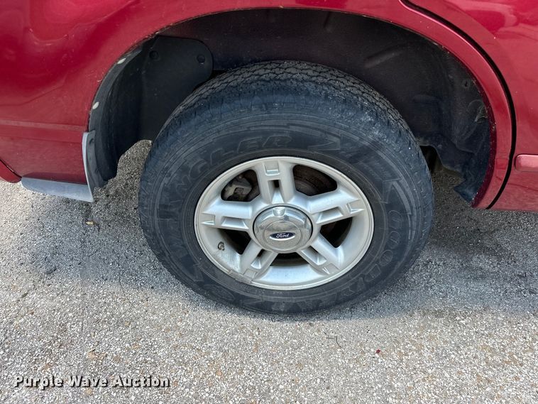 image for item EJ4361 2004 Ford Explorer SUV