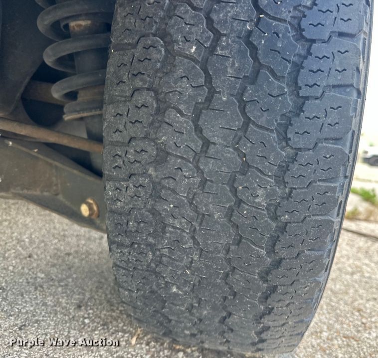 image for item EJ4361 2004 Ford Explorer SUV