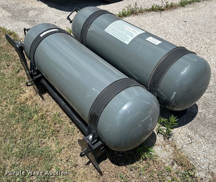 image for item EJ4362 (2) CNG tanks 