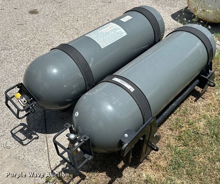 image for item EJ4362 (2) CNG tanks 
