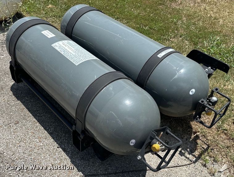 image for item EJ4362 (2) CNG tanks 