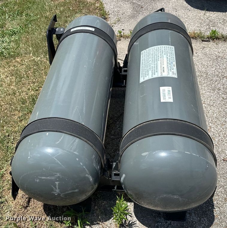 image for item EJ4362 (2) CNG tanks 