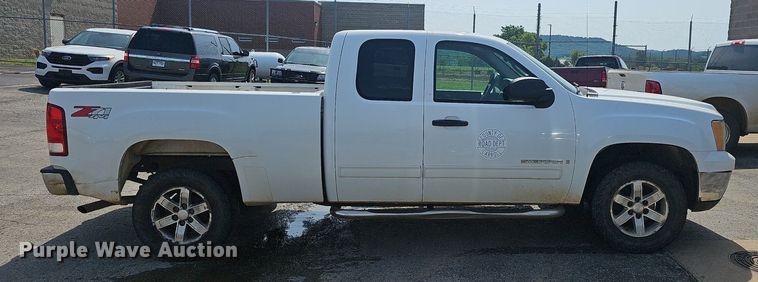 image for item EJ5552 2009 GMC Sierra 1500 Ext. Cab pickup truck