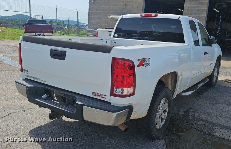 image for item EJ5552 2009 GMC Sierra 1500 Ext. Cab pickup truck