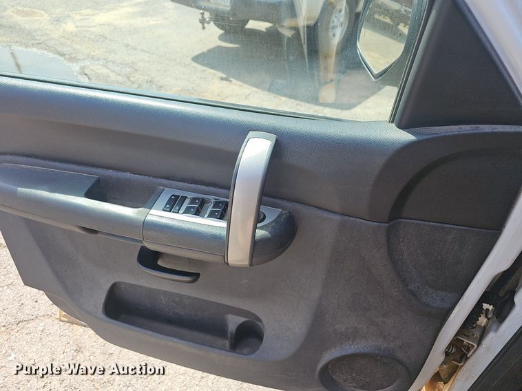 image for item EJ5552 2009 GMC Sierra 1500 Ext. Cab pickup truck