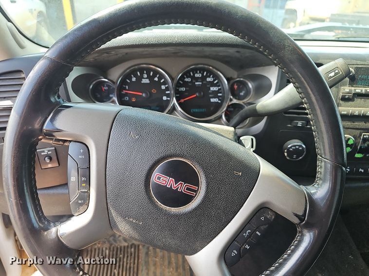 image for item EJ5552 2009 GMC Sierra 1500 Ext. Cab pickup truck