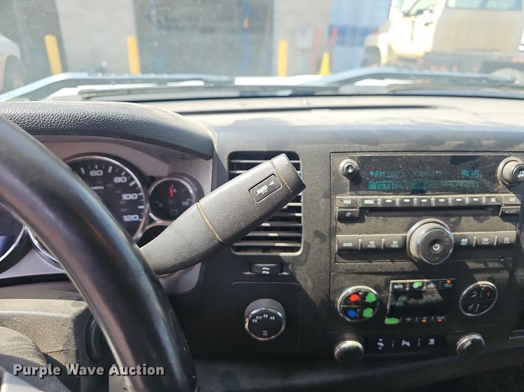 image for item EJ5552 2009 GMC Sierra 1500 Ext. Cab pickup truck