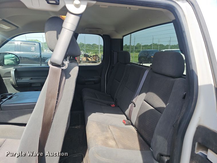 image for item EJ5552 2009 GMC Sierra 1500 Ext. Cab pickup truck