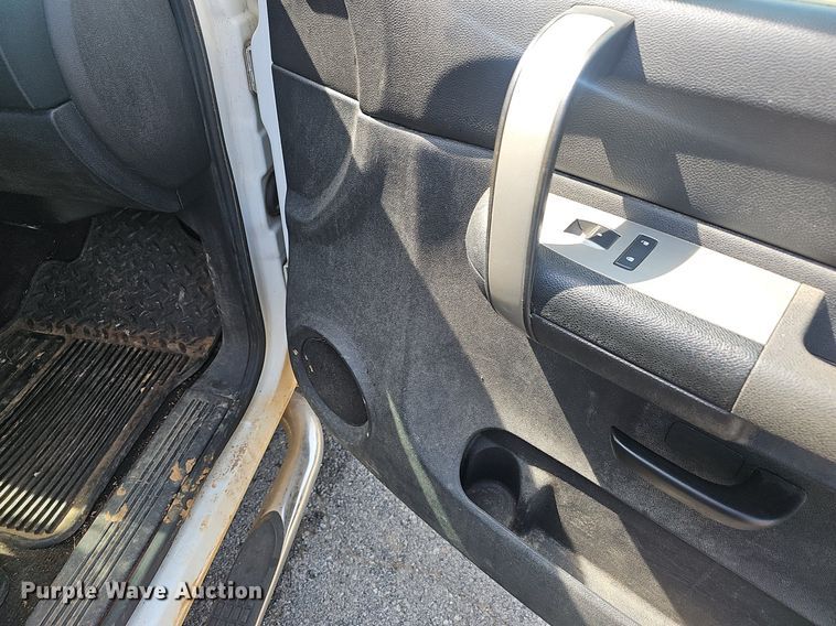 image for item EJ5552 2009 GMC Sierra 1500 Ext. Cab pickup truck