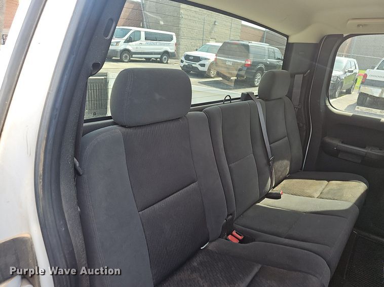 image for item EJ5552 2009 GMC Sierra 1500 Ext. Cab pickup truck