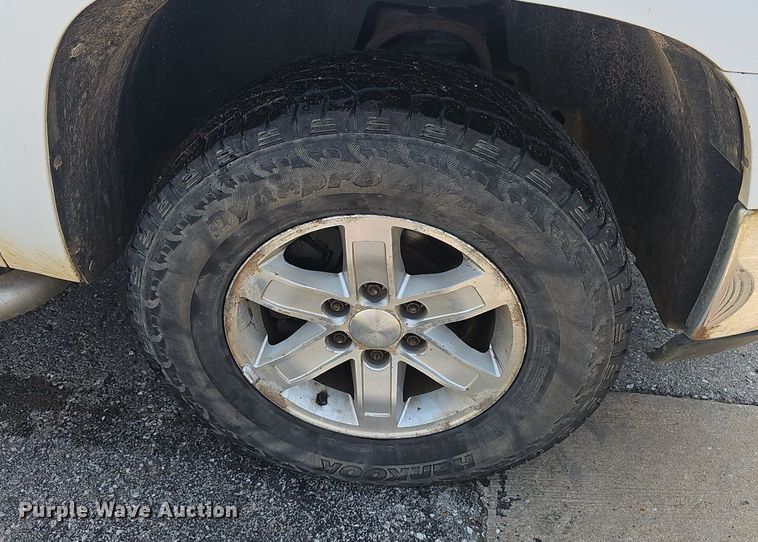 image for item EJ5552 2009 GMC Sierra 1500 Ext. Cab pickup truck