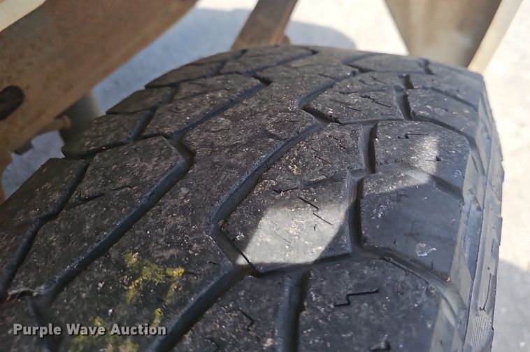 image for item EJ5552 2009 GMC Sierra 1500 Ext. Cab pickup truck