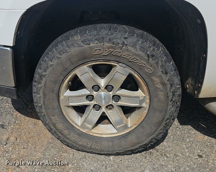 image for item EJ5552 2009 GMC Sierra 1500 Ext. Cab pickup truck