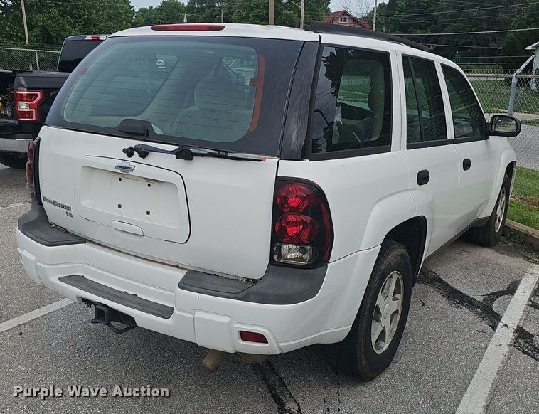 image for item EJ5576 2006 Chevrolet  Trail Blazer LS SUV