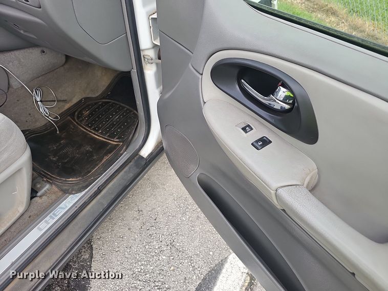 image for item EJ5576 2006 Chevrolet  Trail Blazer LS SUV