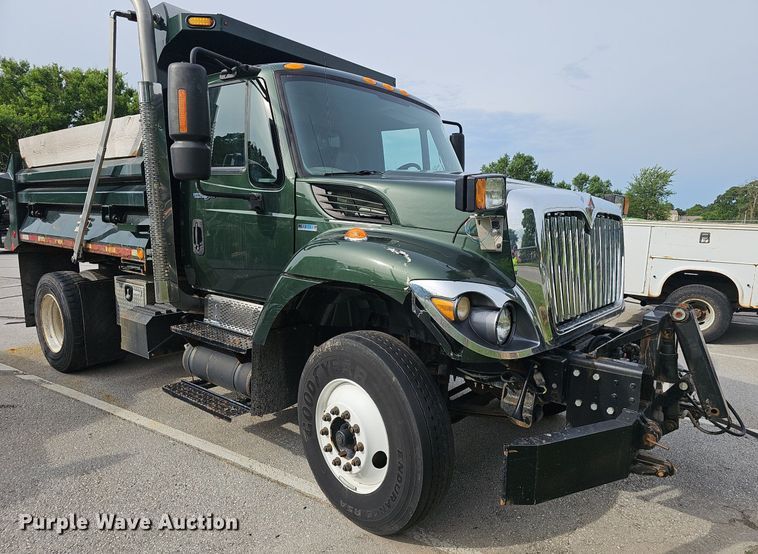 image for item EJ5578 2011 International  WorkStar 7400 dump truck