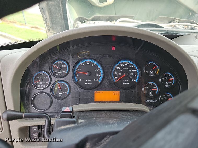 image for item EJ5578 2011 International  WorkStar 7400 dump truck