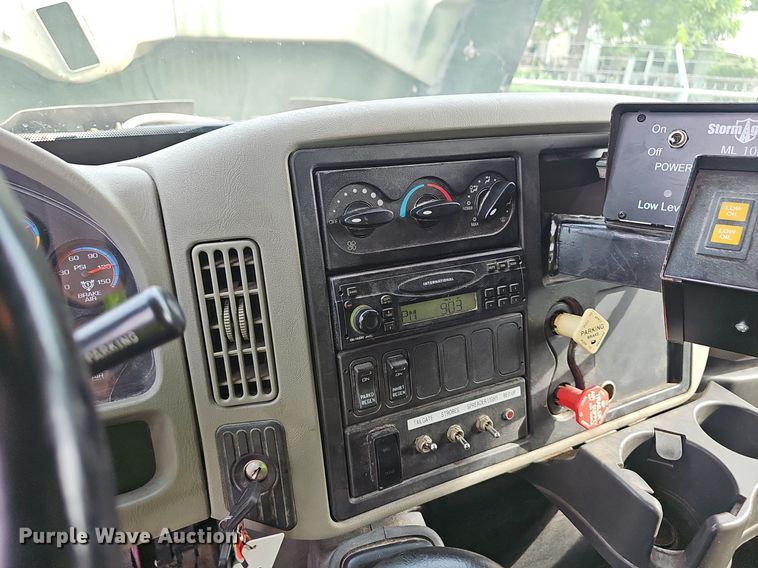 image for item EJ5578 2011 International  WorkStar 7400 dump truck