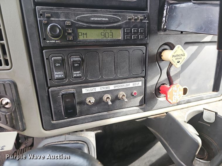 image for item EJ5578 2011 International  WorkStar 7400 dump truck