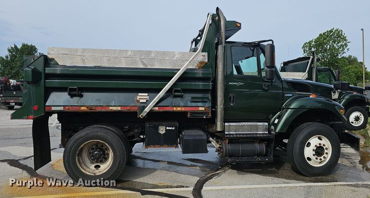 image for item EJ5579 2011 International  WorkStar 7400 dump truck