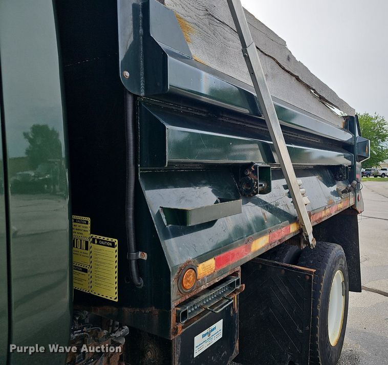 image for item EJ5579 2011 International  WorkStar 7400 dump truck