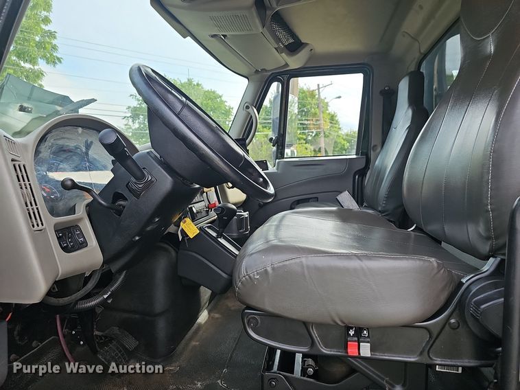 image for item EJ5579 2011 International  WorkStar 7400 dump truck