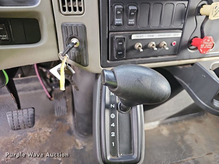 image for item EJ5579 2011 International  WorkStar 7400 dump truck