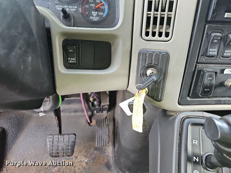 image for item EJ5579 2011 International  WorkStar 7400 dump truck