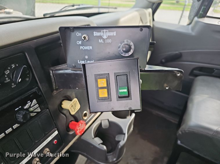 image for item EJ5579 2011 International  WorkStar 7400 dump truck