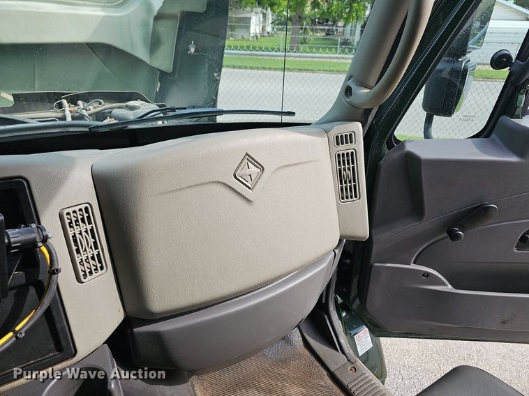 image for item EJ5579 2011 International  WorkStar 7400 dump truck