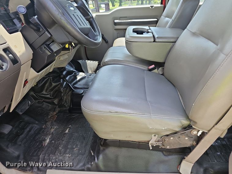 image for item EJ5580 2008 Ford  F450 Super Duty Crew Cab truck cab and chassis