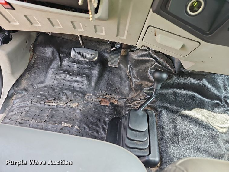 image for item EJ5580 2008 Ford  F450 Super Duty Crew Cab truck cab and chassis