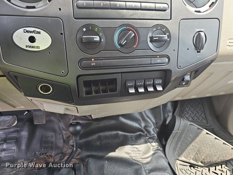 image for item EJ5580 2008 Ford  F450 Super Duty Crew Cab truck cab and chassis