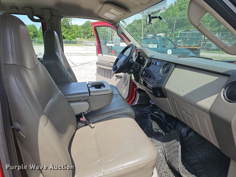 image for item EJ5580 2008 Ford  F450 Super Duty Crew Cab truck cab and chassis