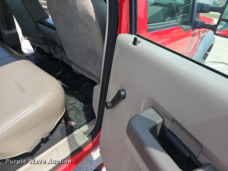 image for item EJ5580 2008 Ford  F450 Super Duty Crew Cab truck cab and chassis