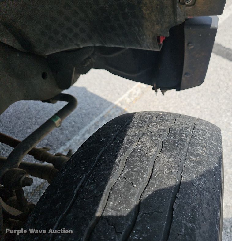 image for item EJ5580 2008 Ford  F450 Super Duty Crew Cab truck cab and chassis