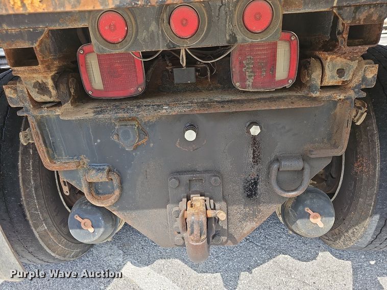 image for item EJ5582 2001 International  2674 dump truck