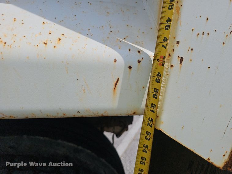 image for item EJ5582 2001 International  2674 dump truck