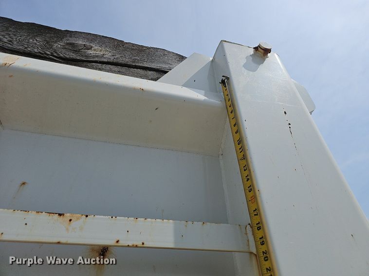 image for item EJ5582 2001 International  2674 dump truck