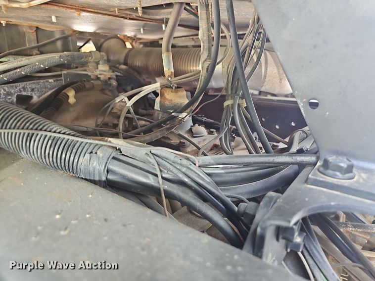 image for item EJ5582 2001 International  2674 dump truck