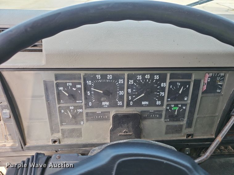 image for item EJ5582 2001 International  2674 dump truck