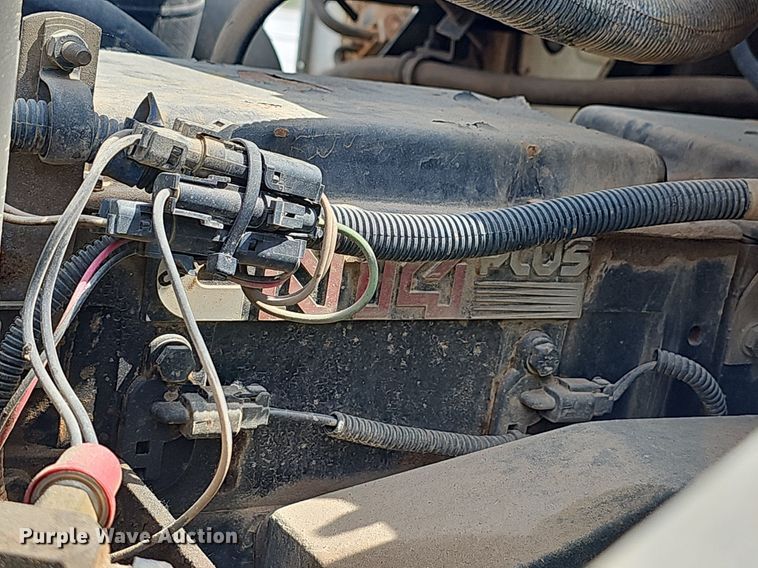 image for item EJ5582 2001 International  2674 dump truck